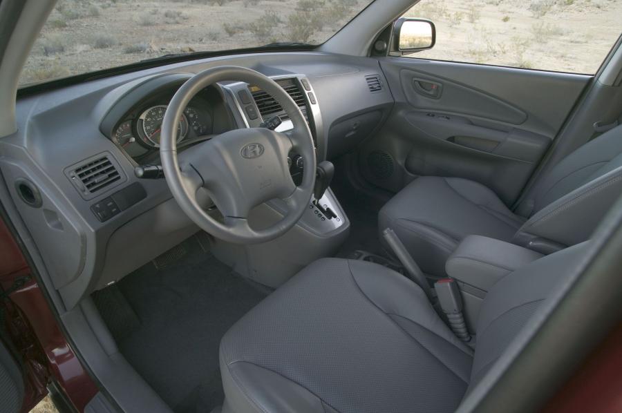  Hyundai Tucson 2004 года  (фото 41 из 74)